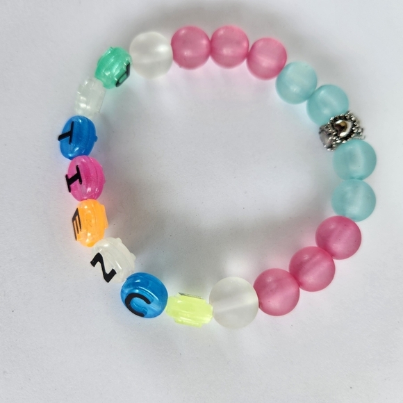 Hand Crafted Stretch Bracelet Beaded Glow in the Dark Med. Green Blue Yellow - Picture 2 of 9